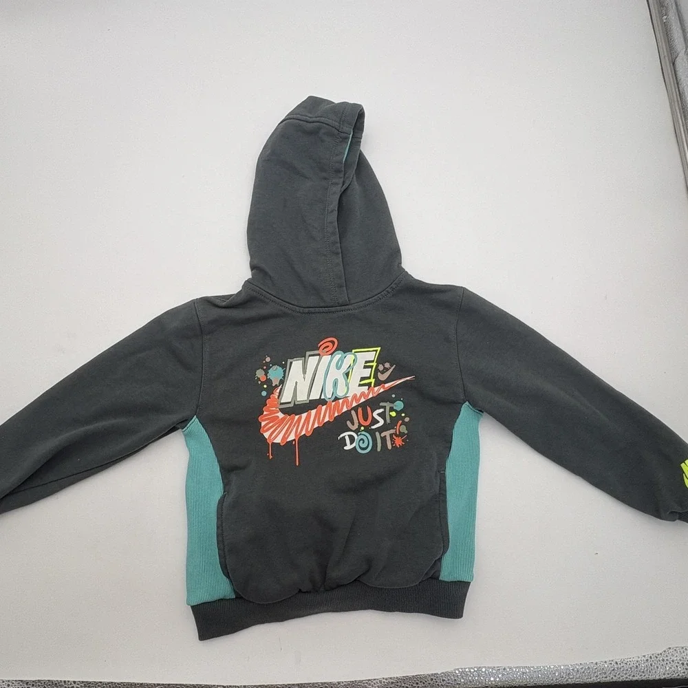 Nike Hoodie Kids 5-6 Years Gray Colorblock Just Do It Graphic Fleece Pullover‎